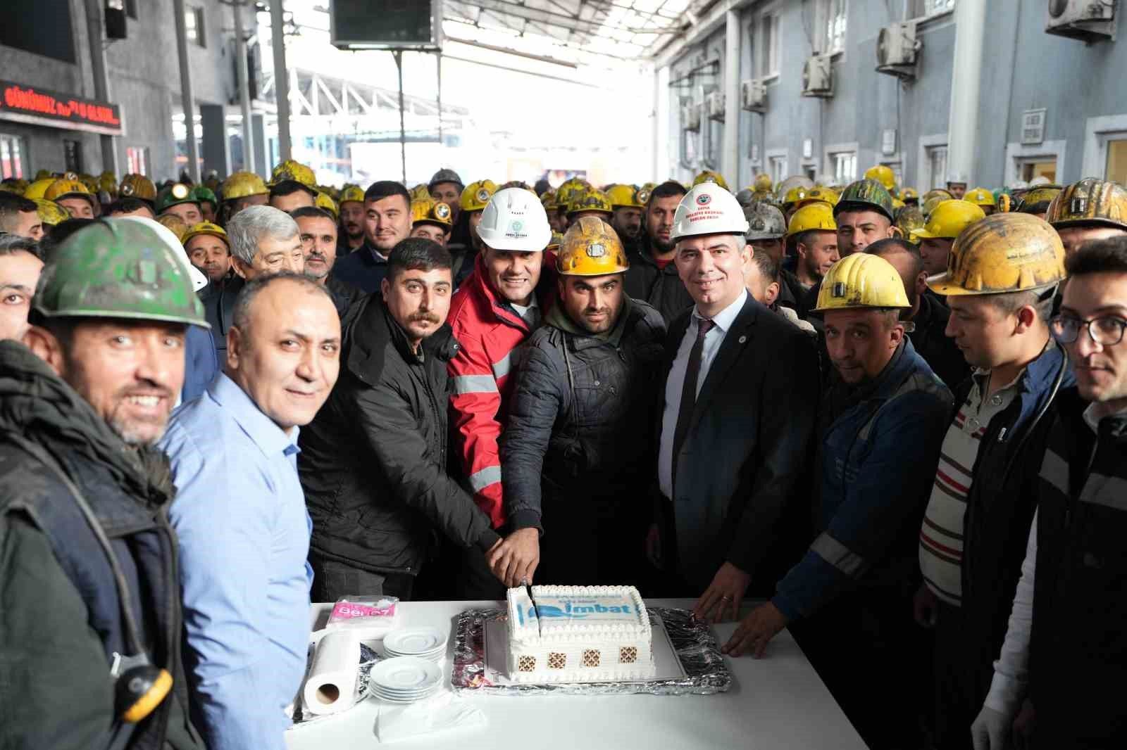 Başkan Zeyrek, Dünya Madenciler Günü’nde madencilerle buluştu