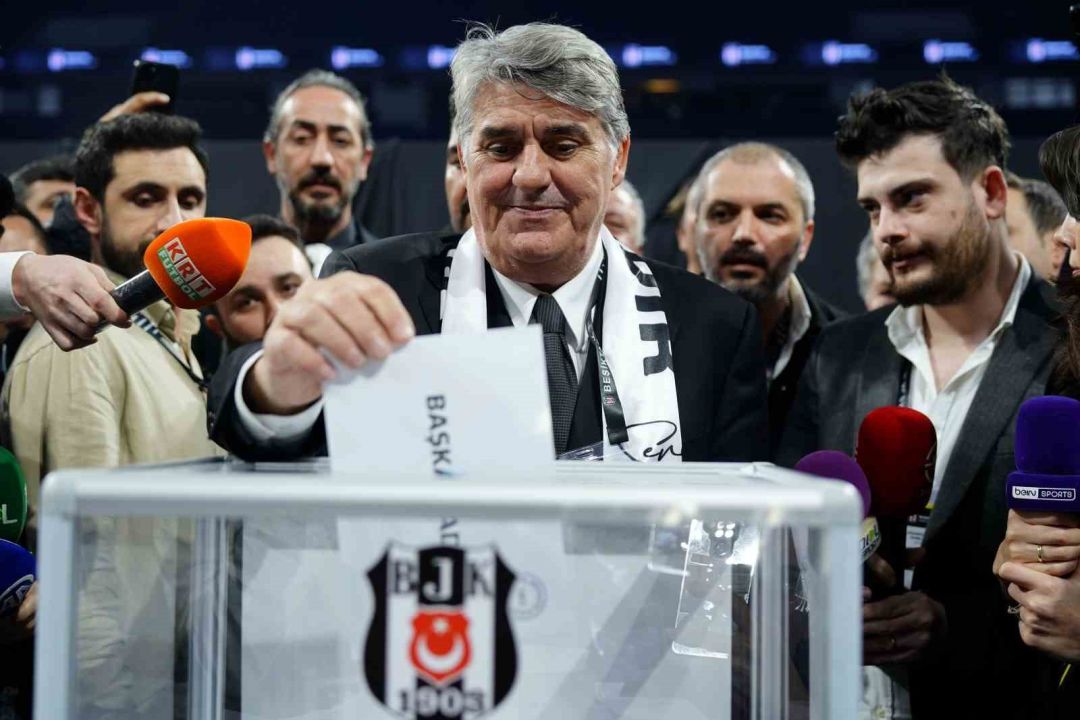 Beşiktaş Başkan Adayı Serdal Adalı oyunu kullandı