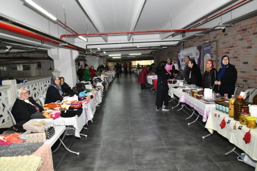 Manisa'da, evde üreten kadınlar için pazar açıldı