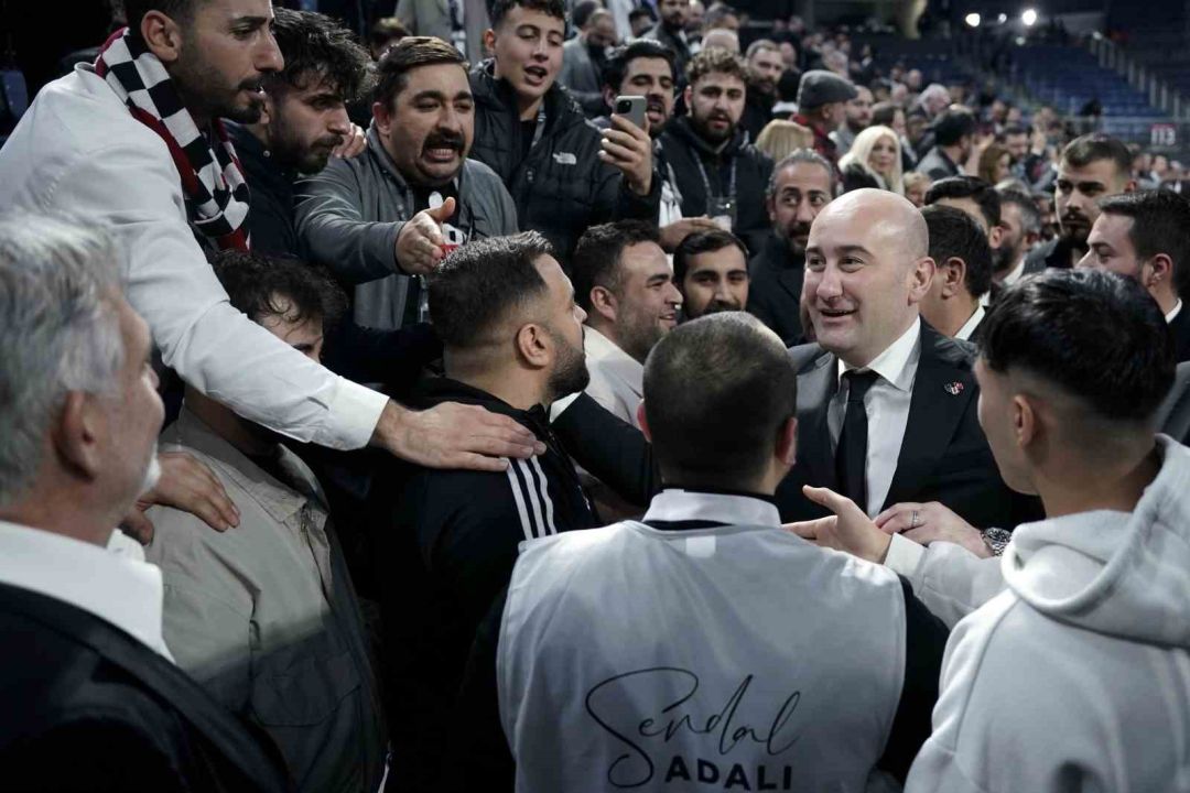 Hüseyin Yücel salondan ayrıldı