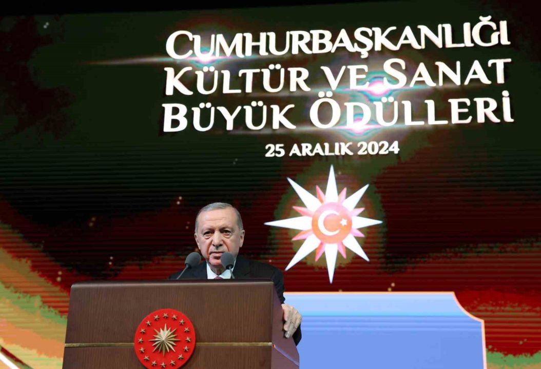 Cumhurbaşkanı Erdoğan: "Millete tepeden bakmayan herkese devlet olarak elimizden gelen desteği sağlıyoruz"