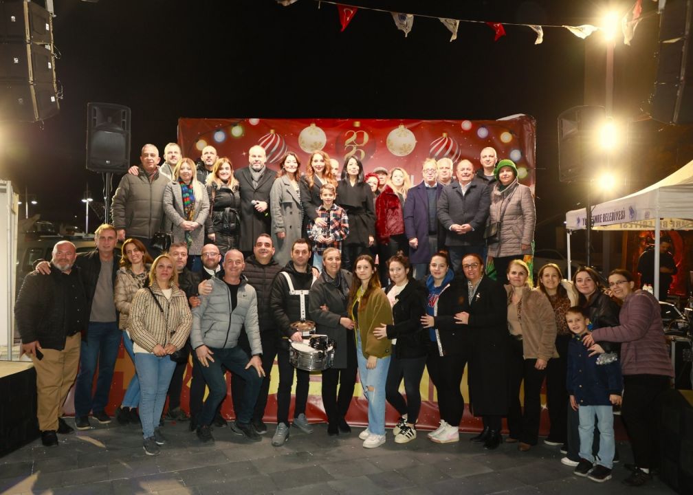 Manisa'da Balkan ezgileri yankılandı