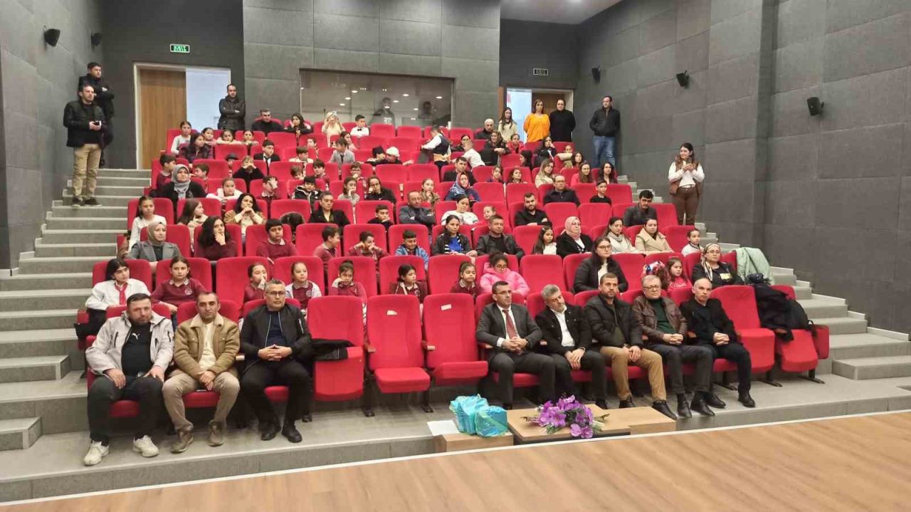 İlçede İstiklâl Marşı’nı güzel okuma yarışması düzenlendi