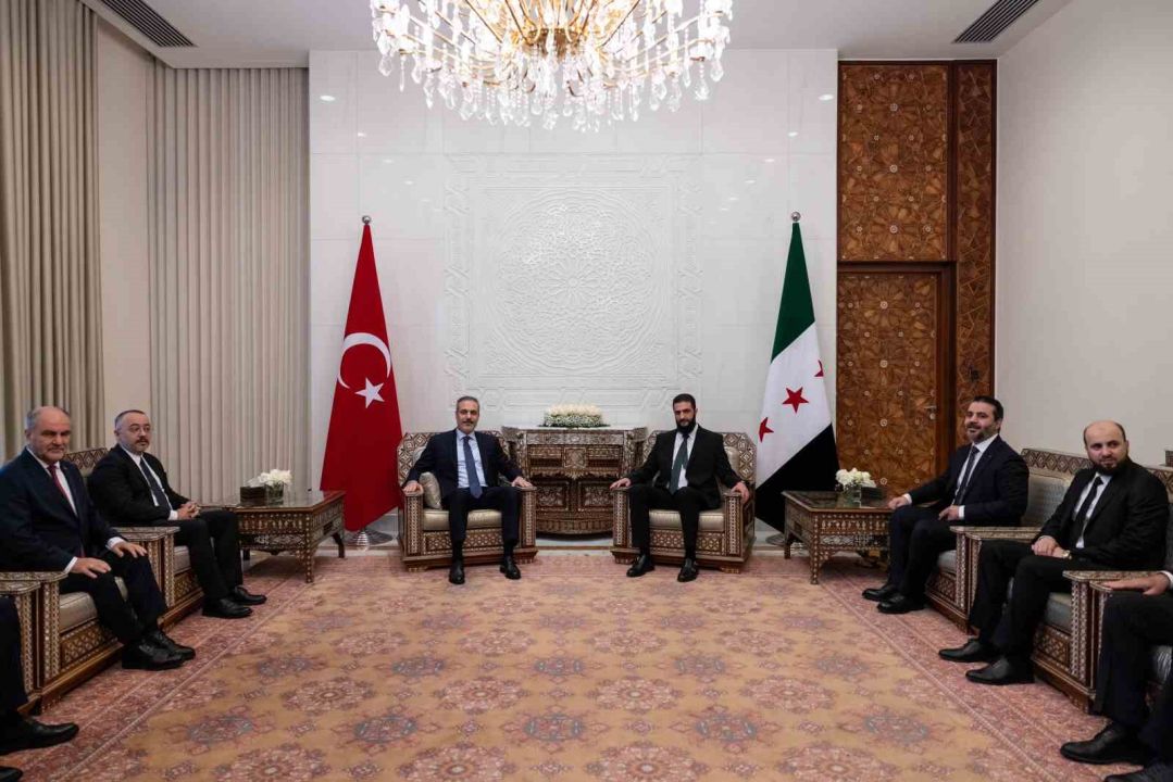 Dışişleri Bakanı Hakan Fidan, Suriye’deki yeni lider Ahmed Eş-Şara ile bir araya geldi