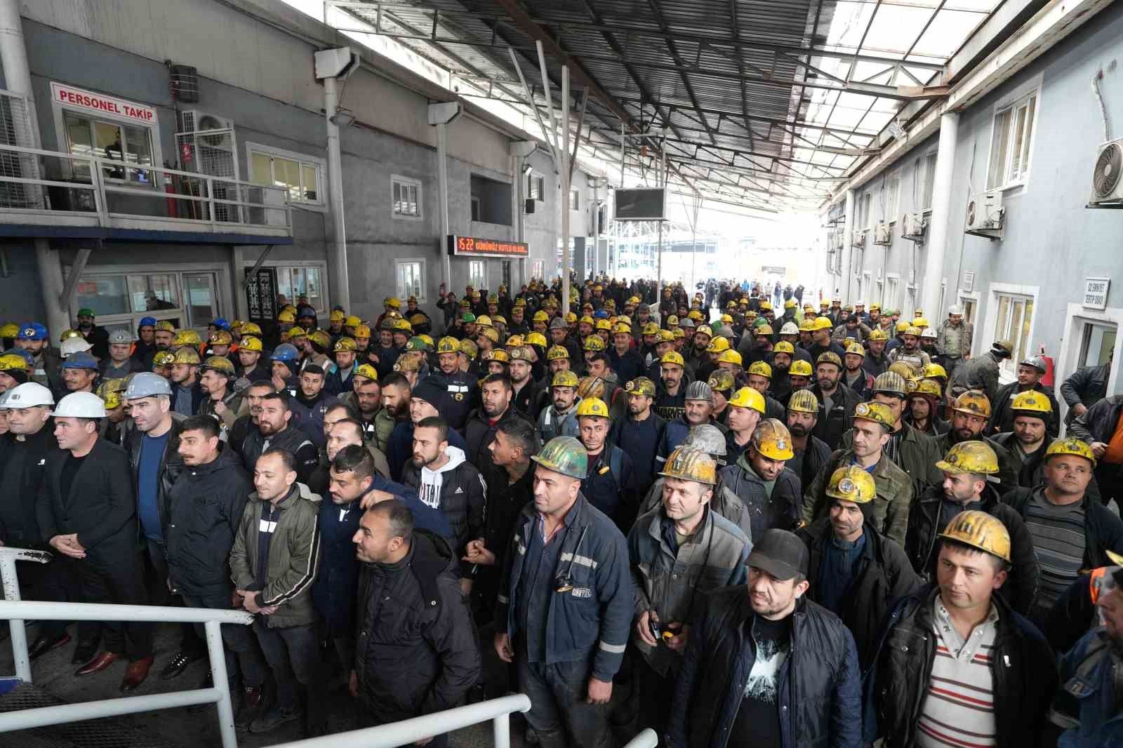 Başkan Zeyrek, Dünya Madenciler Günü’nde madencilerle buluştu