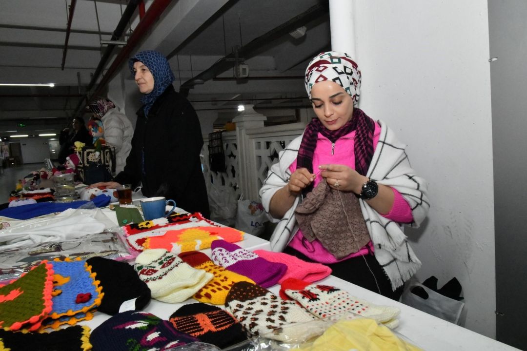 Manisa'da, evde üreten kadınlar için pazar açıldı
