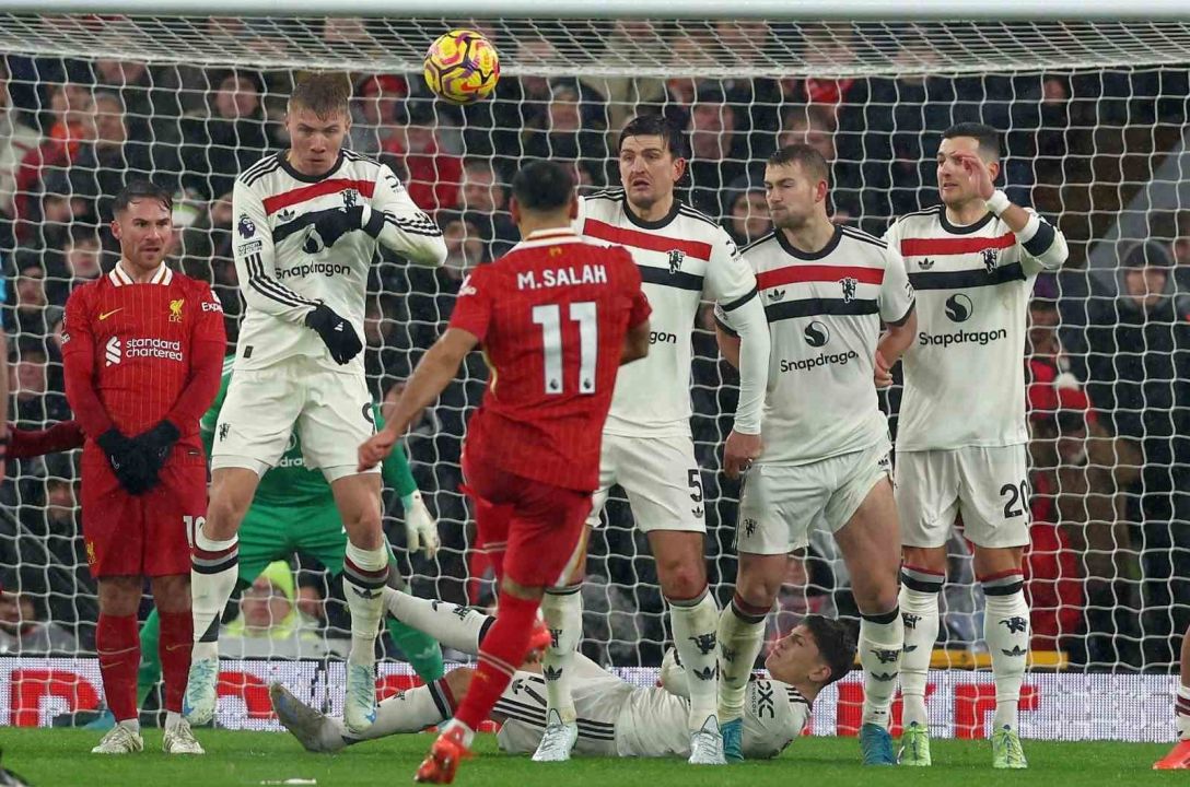 Liverpool’a Manchester United çelmesi