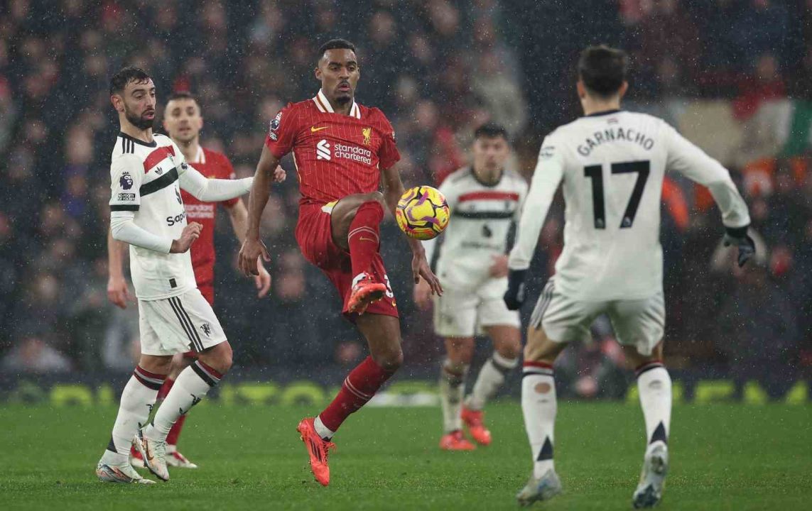 Liverpool’a Manchester United çelmesi