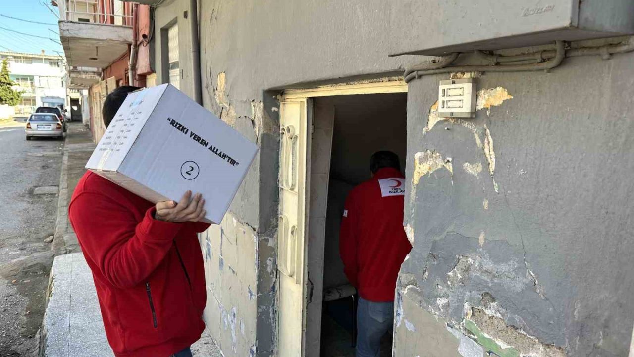 Türk Kızılayı aralık ayında ihtiyaç sahiplerinin yüzünü güldürdü