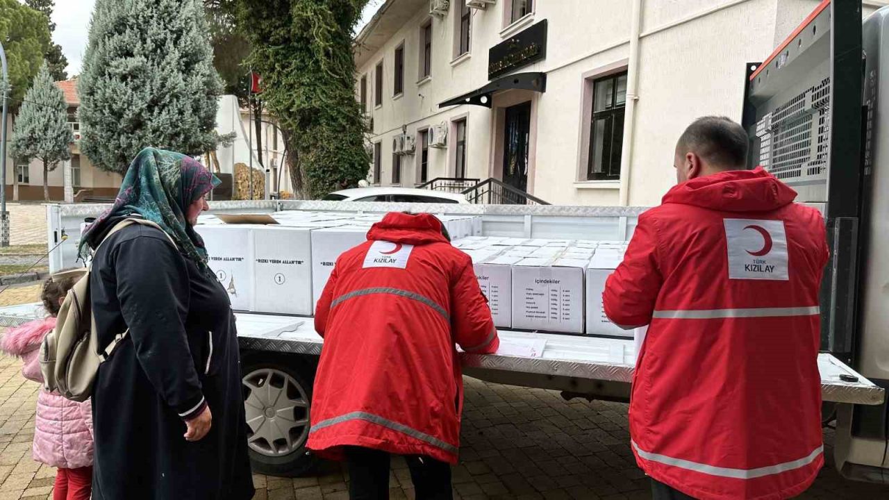 Türk Kızılayı aralık ayında ihtiyaç sahiplerinin yüzünü güldürdü