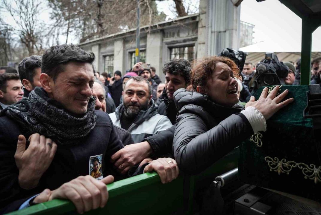 Kadıköy’de bıçaklanarak öldürülen İtalyan şefin oğlu son yolculuğuna uğurlandı
