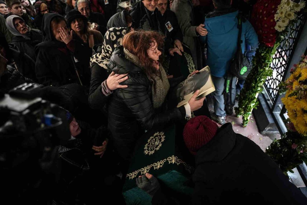Kadıköy’de bıçaklanarak öldürülen İtalyan şefin oğlu son yolculuğuna uğurlandı