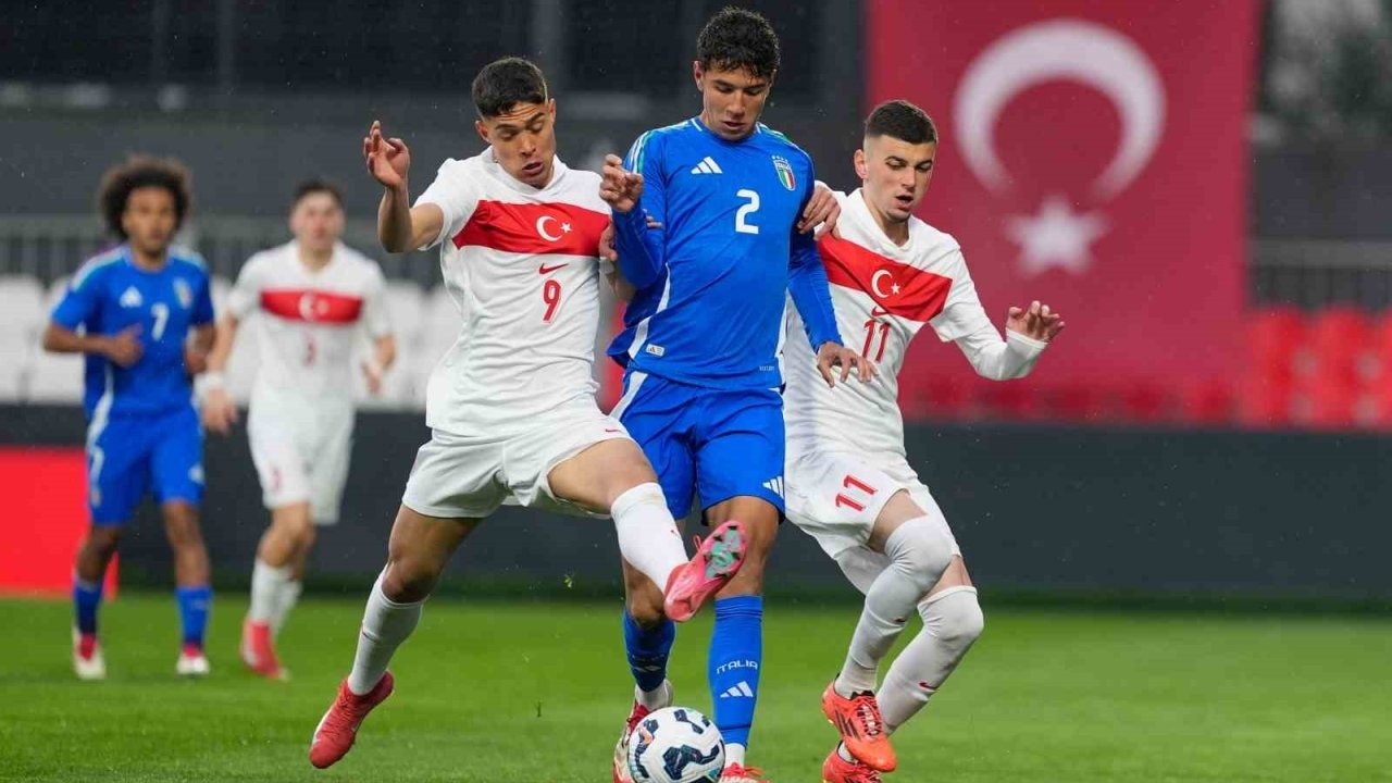 U20 Milli Futbol Takımı, İtalya’ya 3-0 mağlup oldu