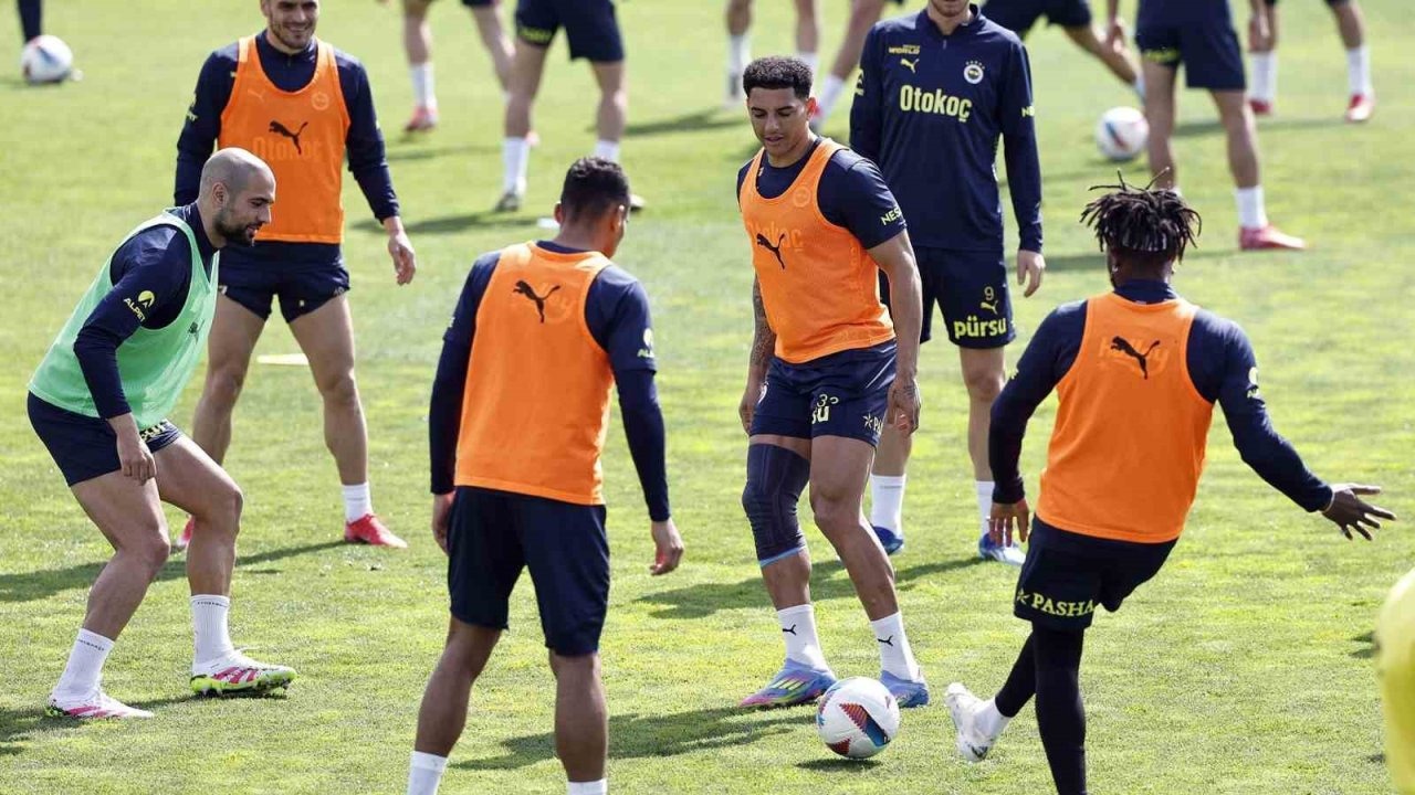 Fenerbahçe, Galatasaray maçı hazırlıklarını sürdürdü