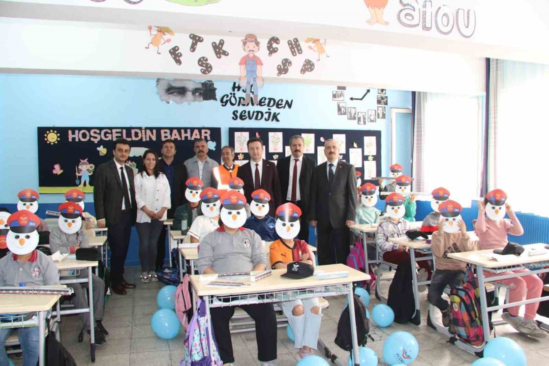 Turgutlu’da öğrenciler makinistliği deneyimledi
