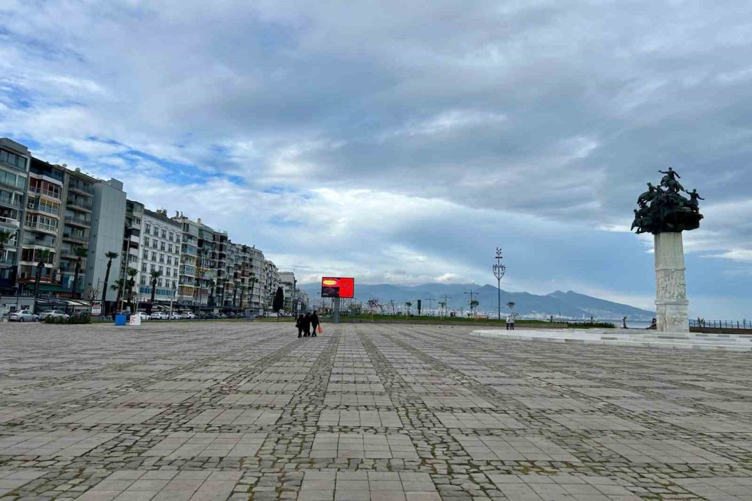 İzmir’in kalbinde bayram sessizliği