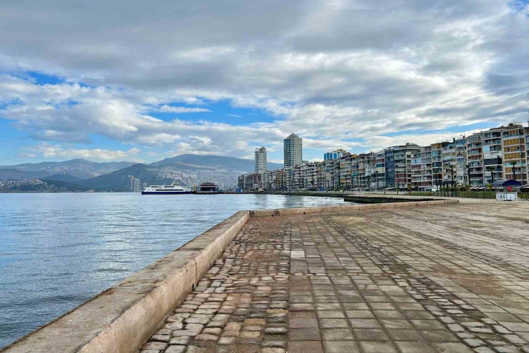 İzmir’in kalbinde bayram sessizliği