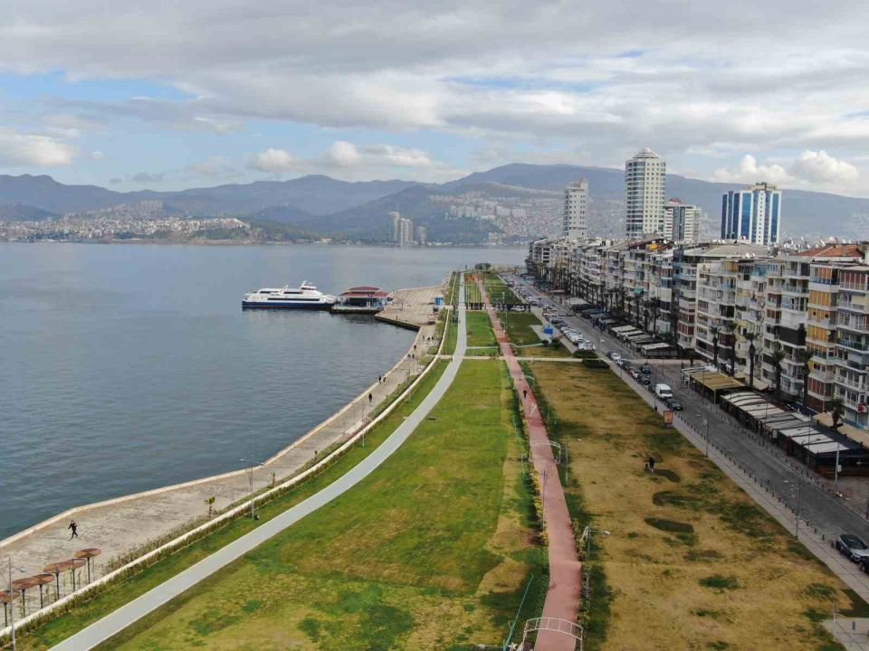 İzmir’in kalbinde bayram sessizliği