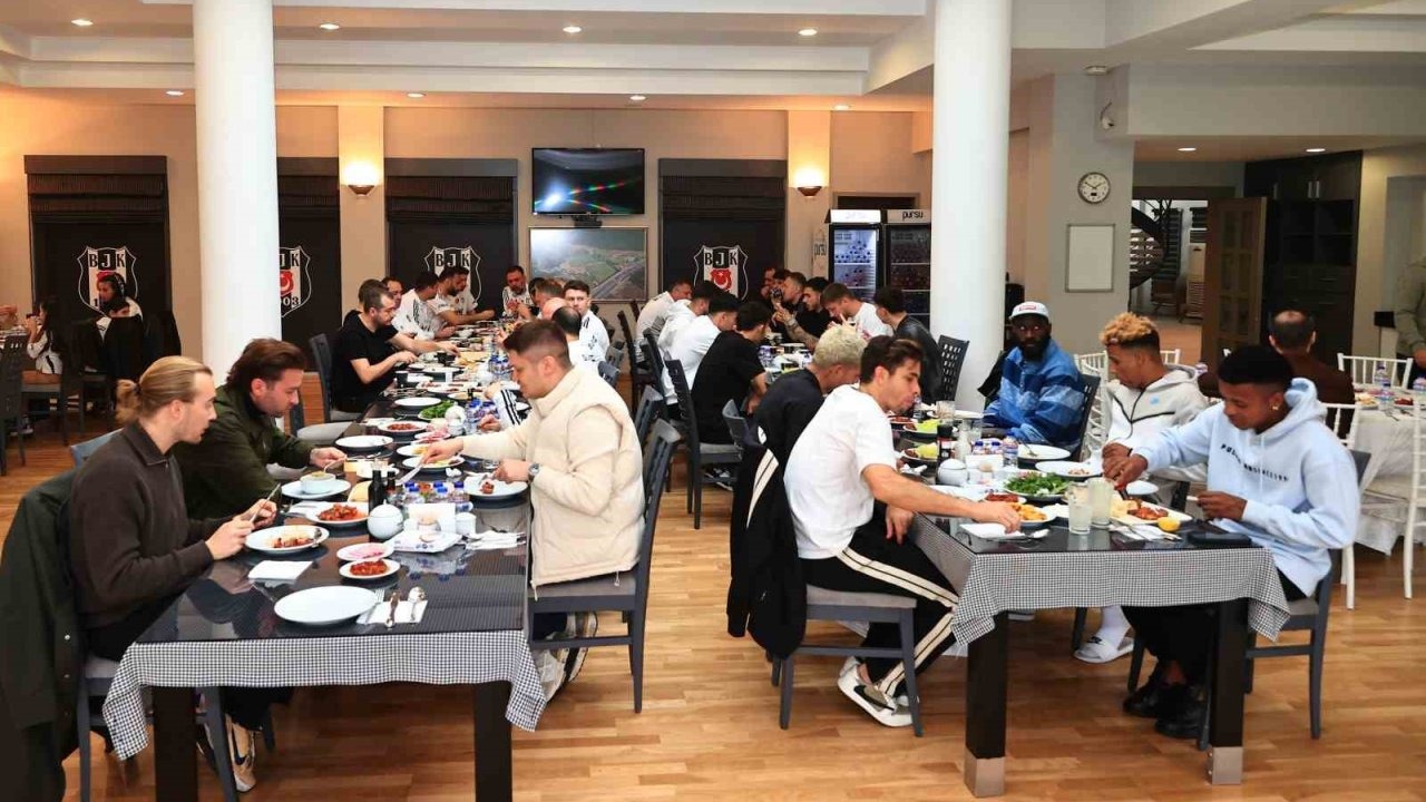 Başkan Serdal Adalı, takımla bayramlaştı