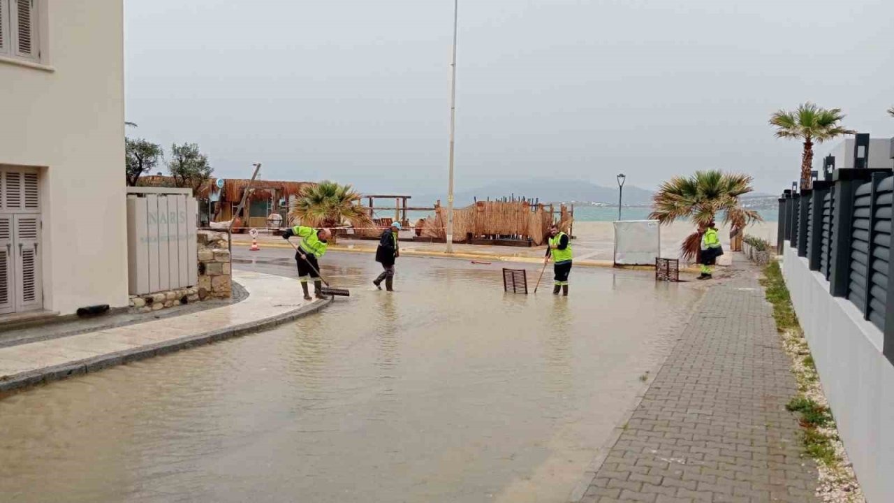 Çeşme, son 24 saatte Türkiye’nin en yoğun yağışını aldı