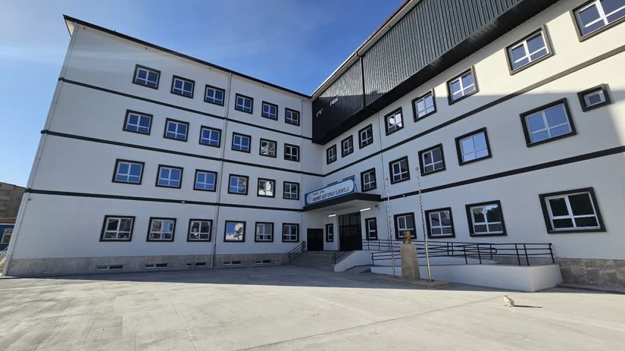 İlçede 670 öğrenci modern okuluna kavuştu