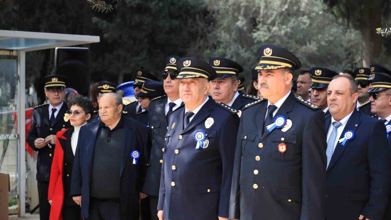 İzmir Emniyeti’nden şehitlik ziyareti