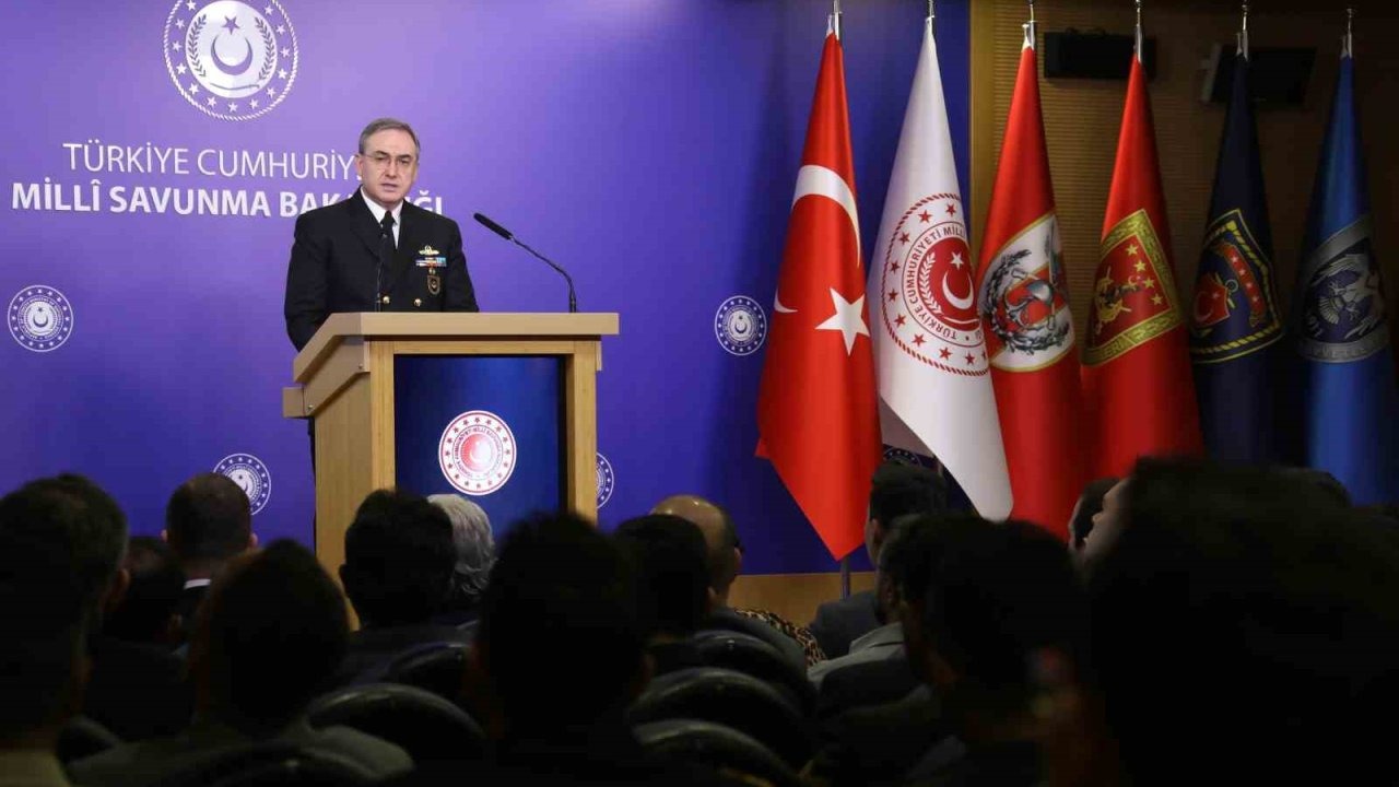 MSB kaynakları: "(Depremde) AFAD’a, Bakanlığımızın Afet Yönetim Merkezi ile Takip Kontrol Koordinasyon Merkezine personel görevlendirilmiştir"