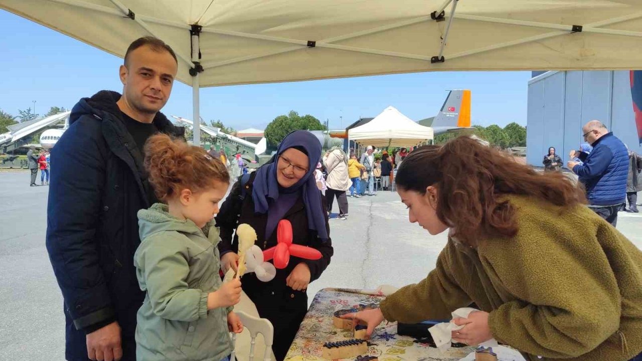 Hava Kuvvetleri Müzesi’nde 23 Nisan coşkuyla kutlandı