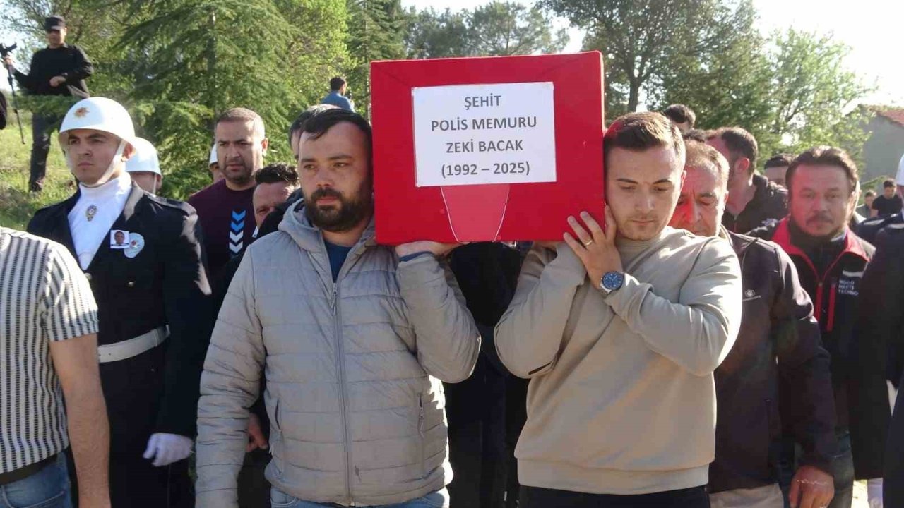 Şehit Polis Memuru Zeki Bacak, son yolculuğuna uğurlandı