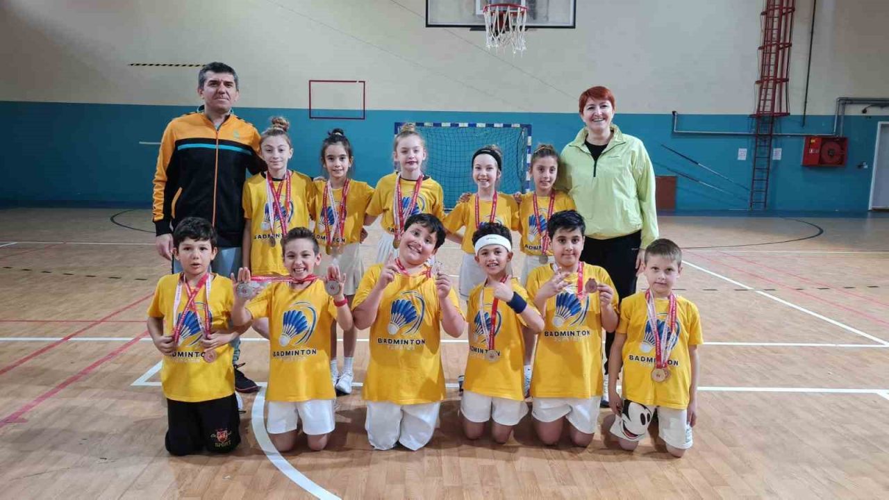 Badmintonda Manisa’yı temsil edecekler