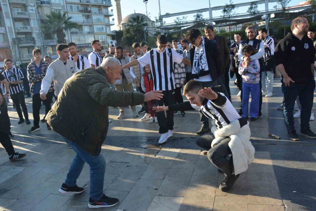 Aydınsporlular meydana indi, şampiyonluğu kutladı