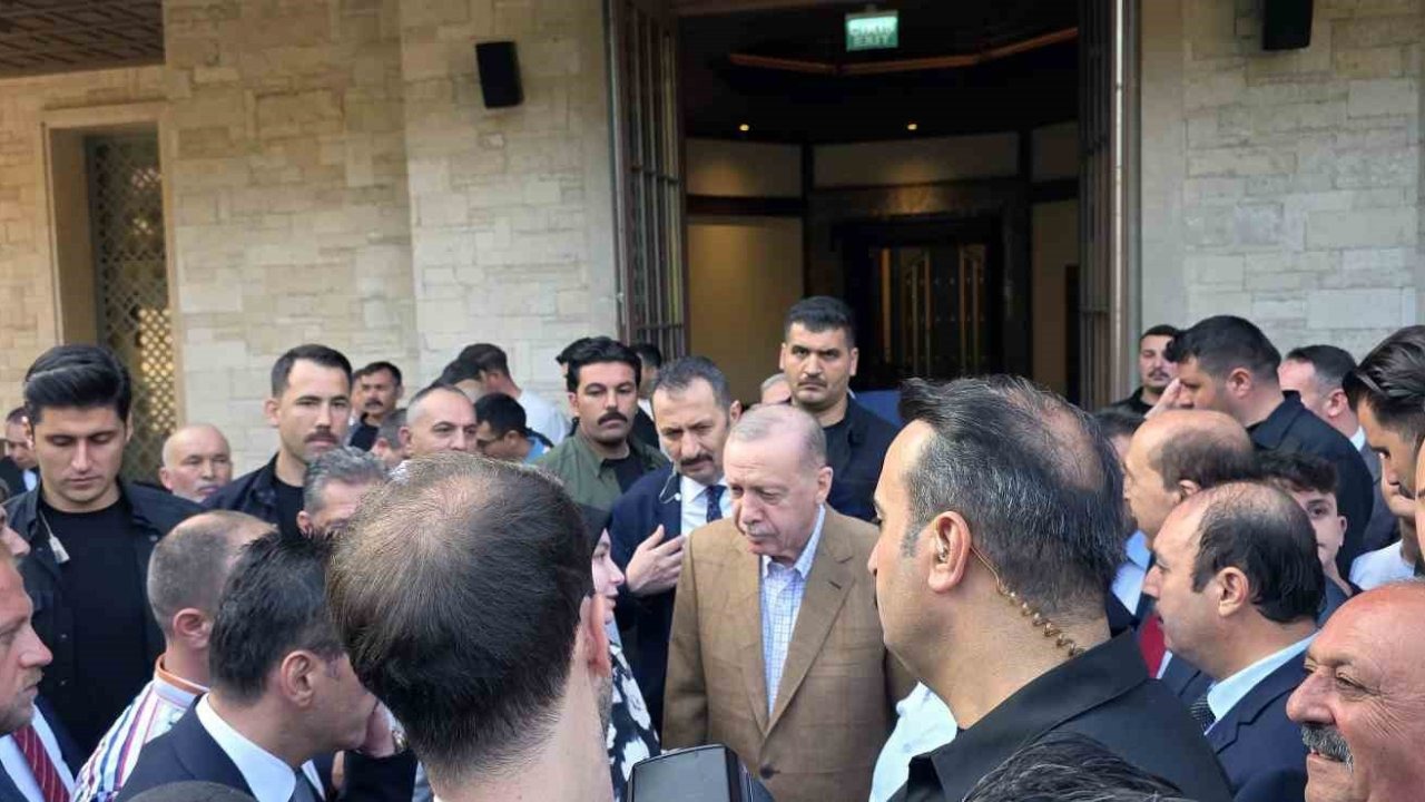 Cumhurbaşkanı Erdoğan Bayram namazını Marmaris Okluk Millet Camii’nde kıldı
