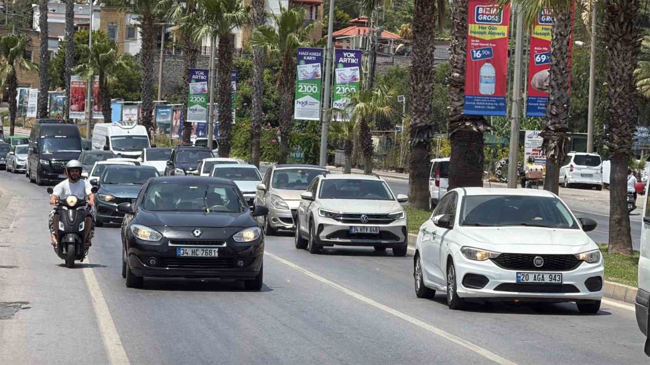 Bodrum’dan bayram dönüşü 24 saatte 15 binden fazla araç çıkış yaptı