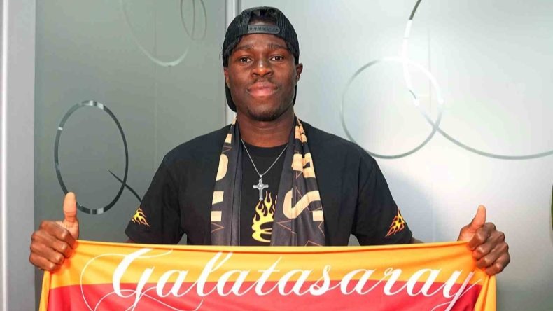 Galatasaray'ın görüştüğü Singo, Türkiye'de