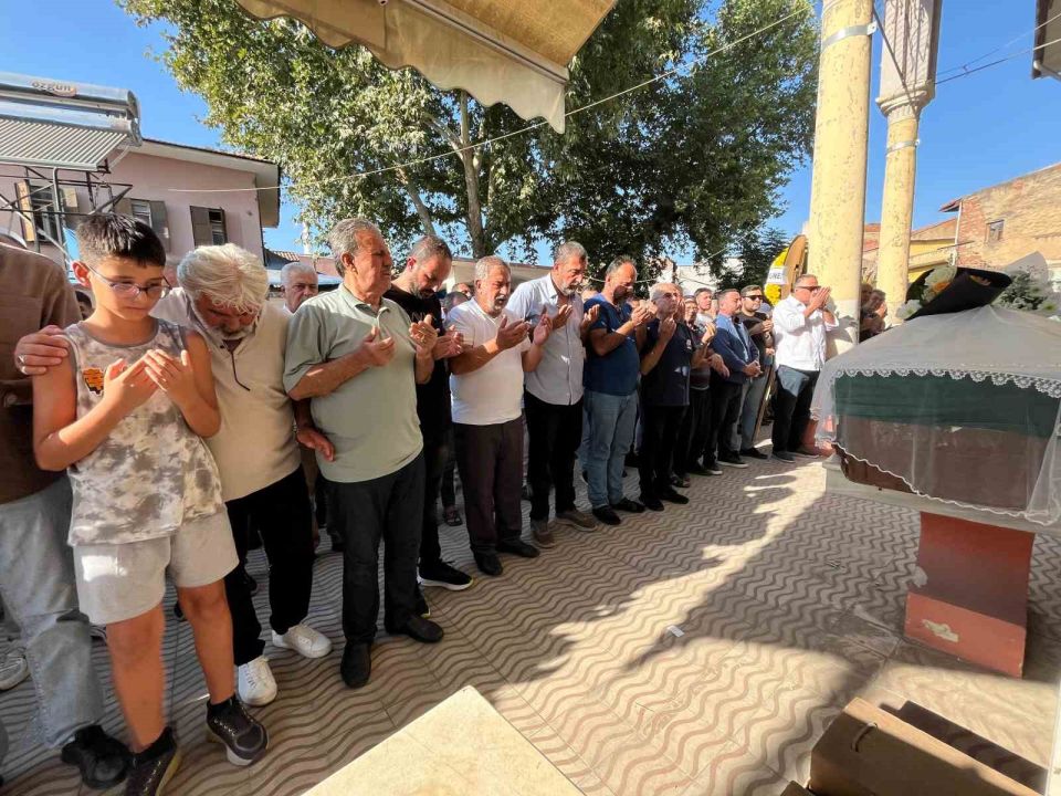 Uçak kazasında yitirdiği kızına acı veda