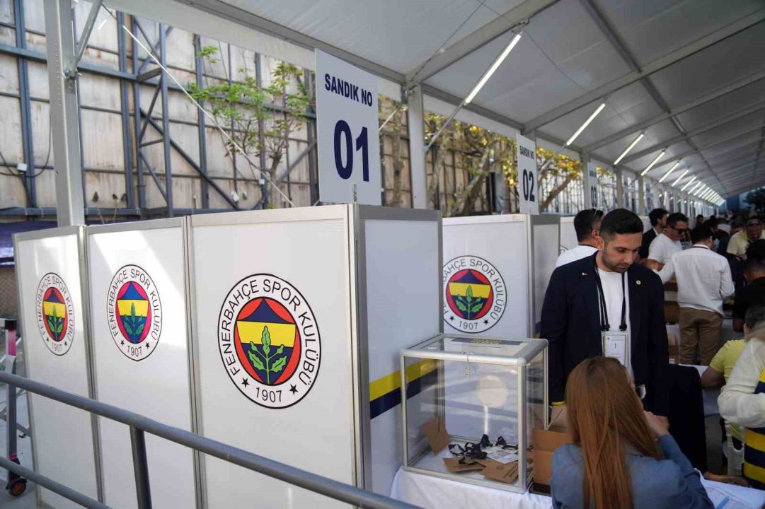 Fenerbahçe’de oy kullanma işlemi başladı