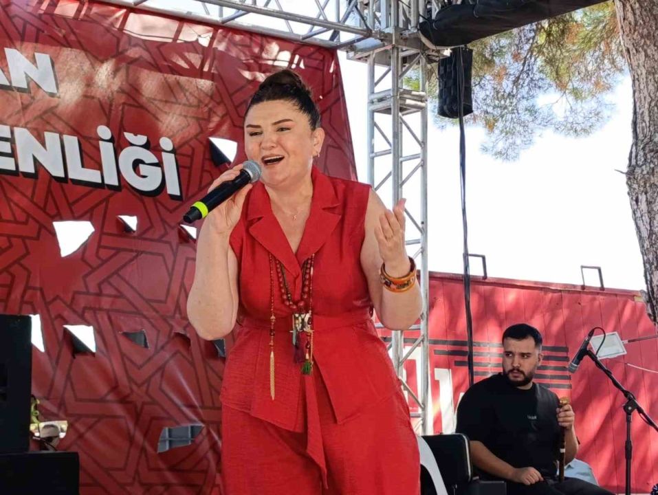 Kula’da Bağdatlı Sultan Anma Etkinlikleri binlerce kişiyi buluşturdu