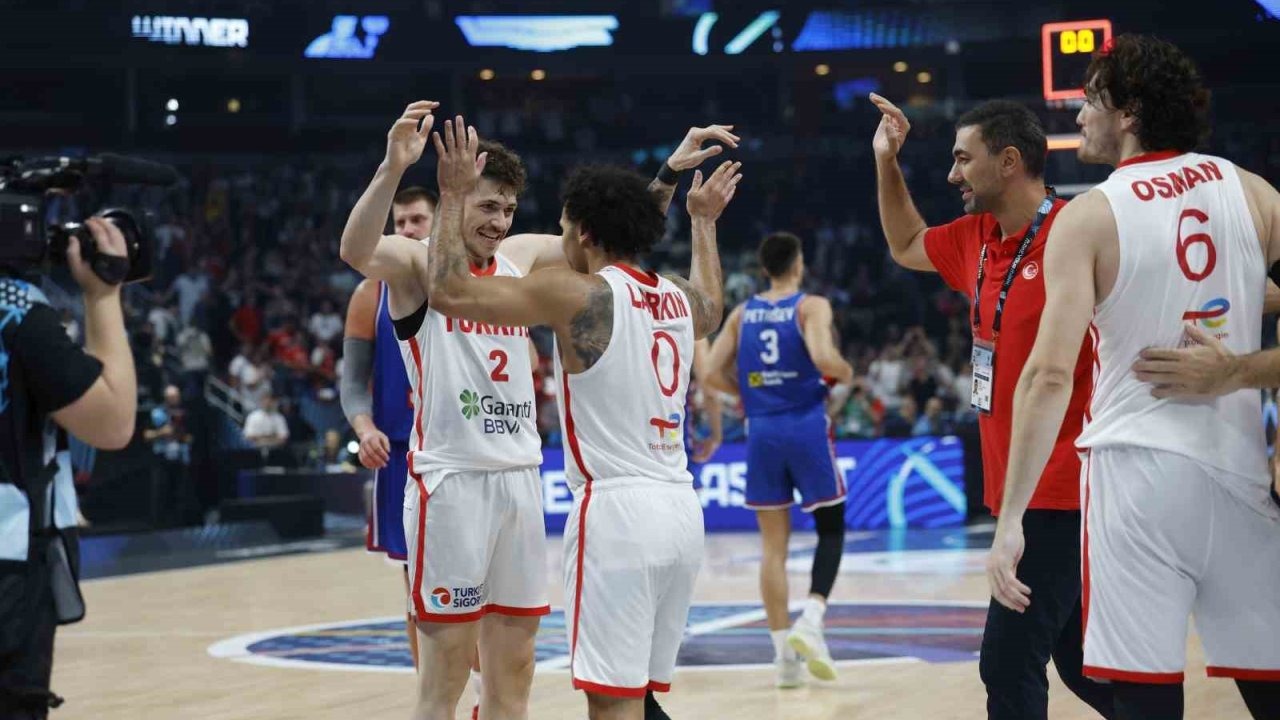 A Milli Erkek Basketbol Takımı grubu namağlup lider tamamladı