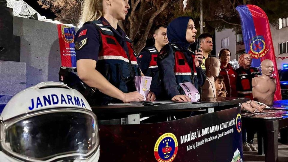 Manisa’da Türk Kızılay ve Jandarma’dan bilinçlendirme çalışması