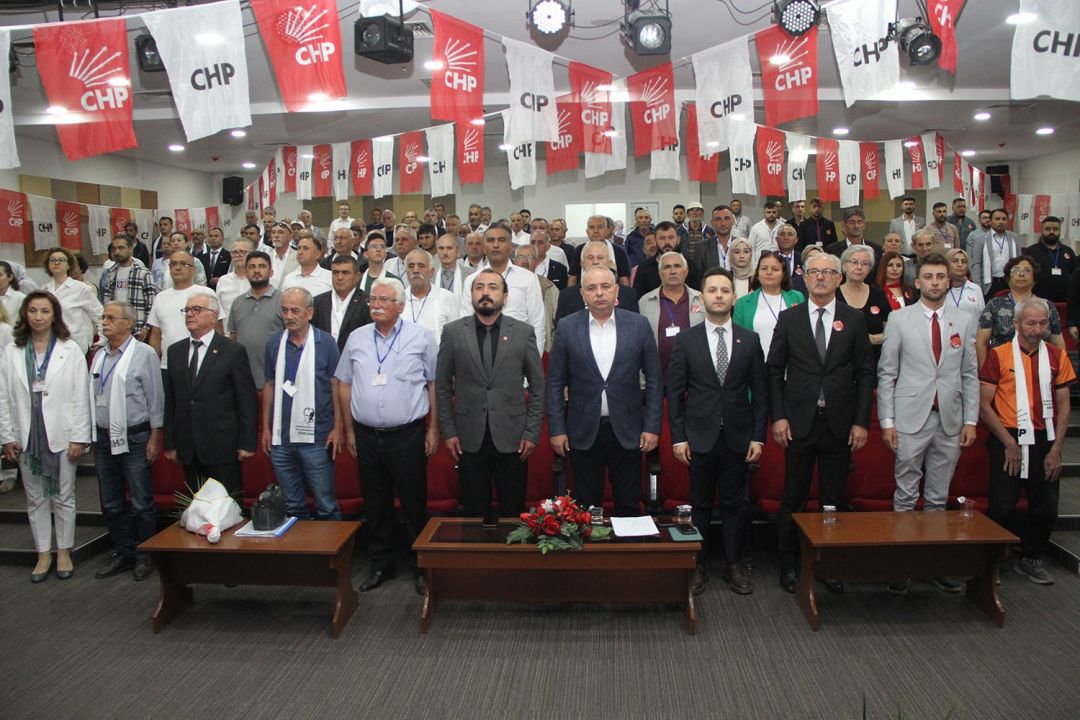CHP Kula İlçe Kongresi’nde başkanlığa Esen Çınar seçildi