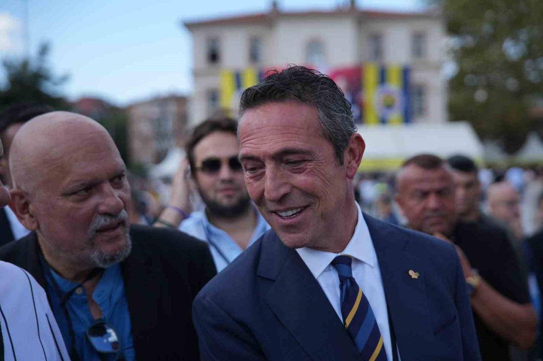 Ali Koç: "Kulübün borçlarını nasıl ödediysek şampiyonluk borcunu da ödeyeceğiz"