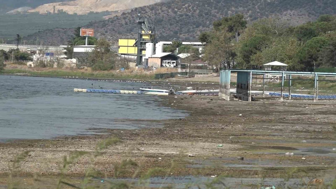 İznik Gölü kuruyor