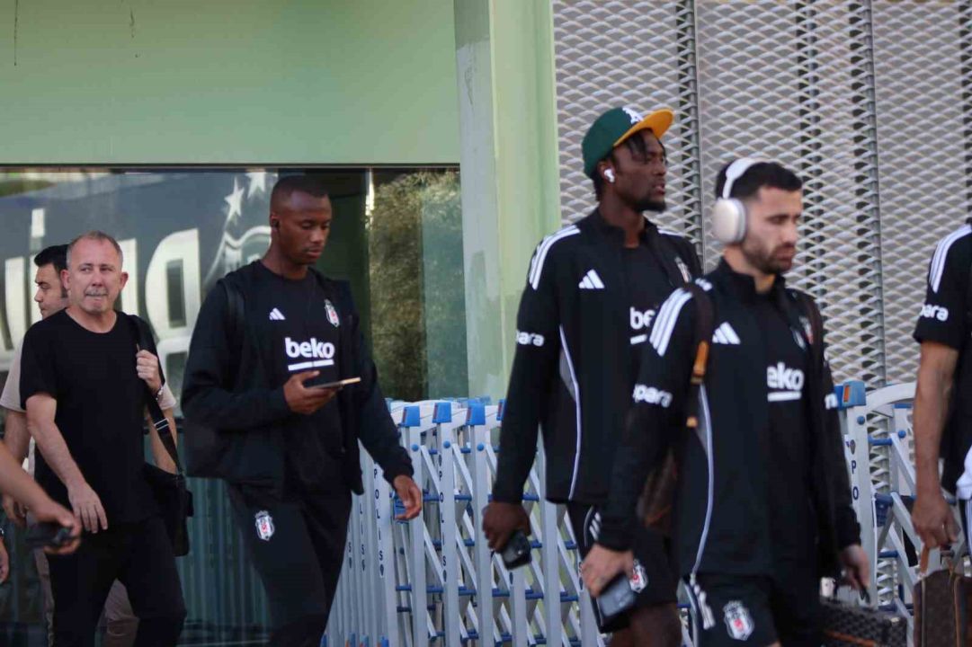 Beşiktaş kafilesi İzmir’e geldi
