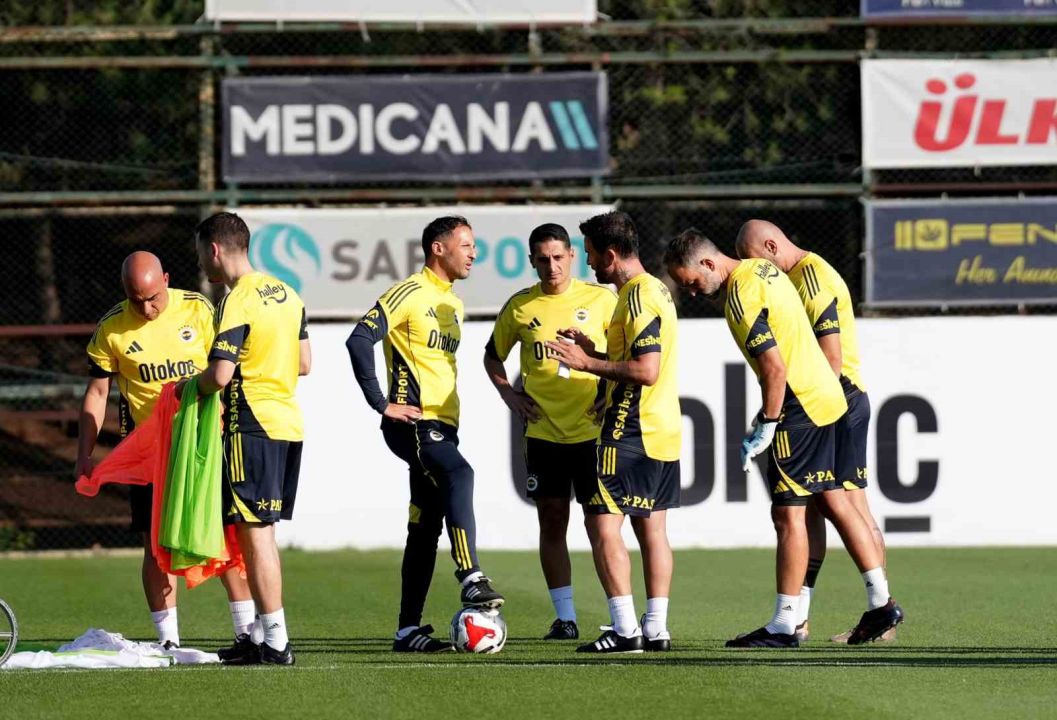 Tedesco, Fenerbahçe’nin başında ilk antrenmanına çıktı