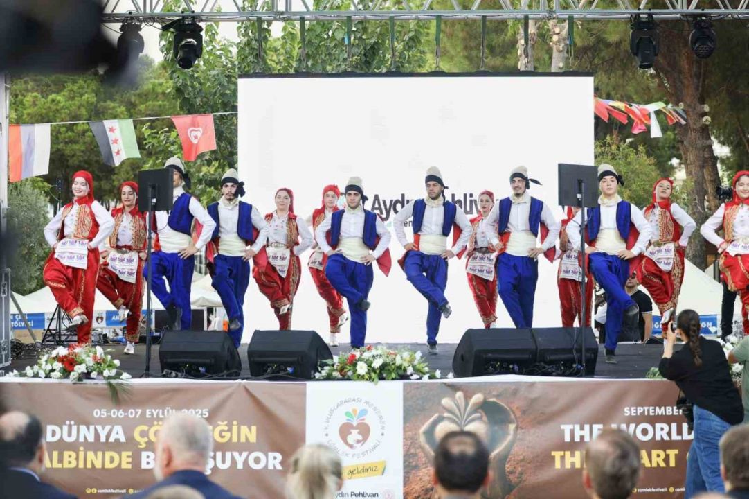 Uluslararası Menemen Çömlek Festivali’ne görkemli açılış