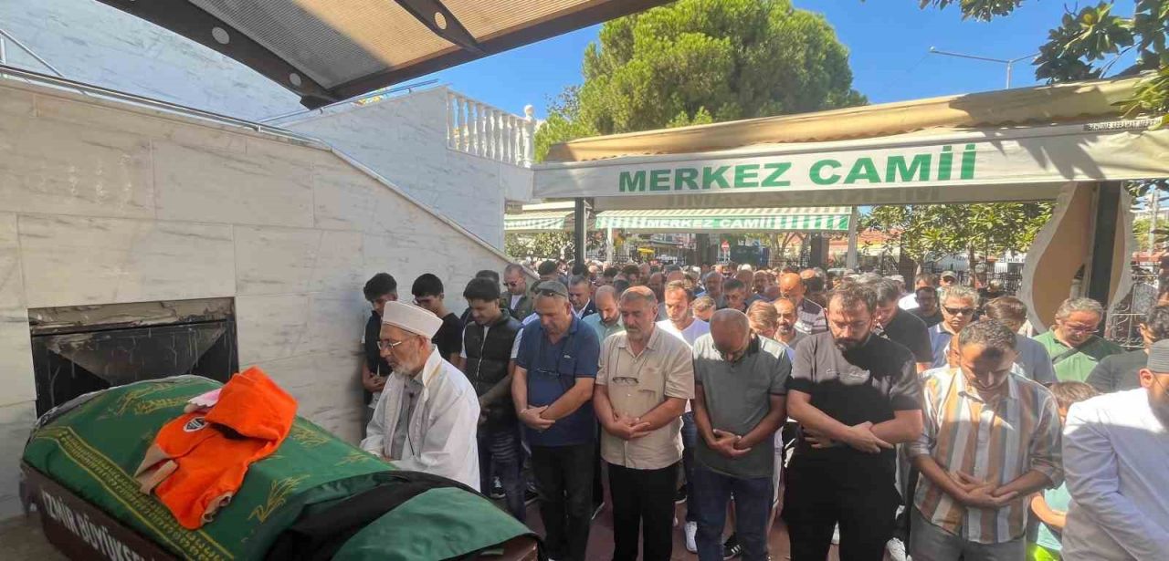 Asansörden düşen koltuğun altında kalan küçük kıza acı veda!