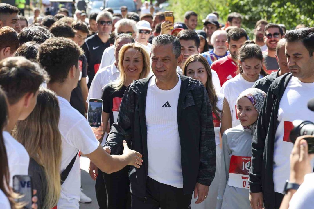 Özel'den Erdoğan'a: 'Öyle 10 kilometre değil, 100 metreyi birlikte koşalım bir bakalım'