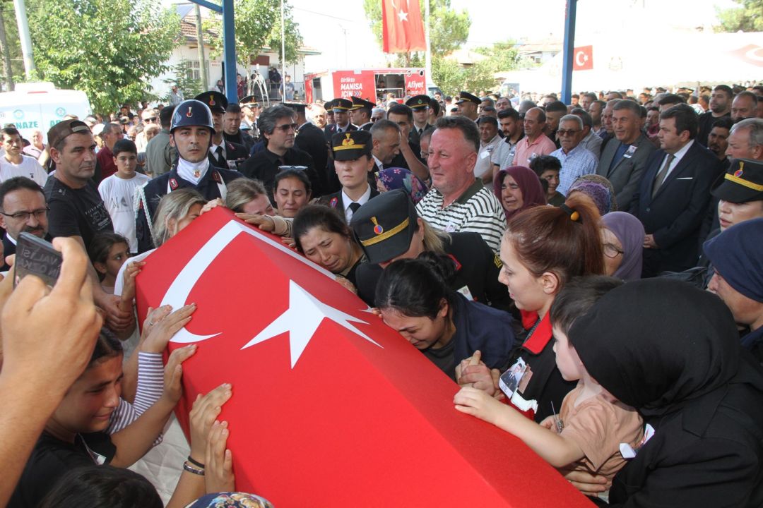 Manisalı şehide gözyaşlarıyla acı veda