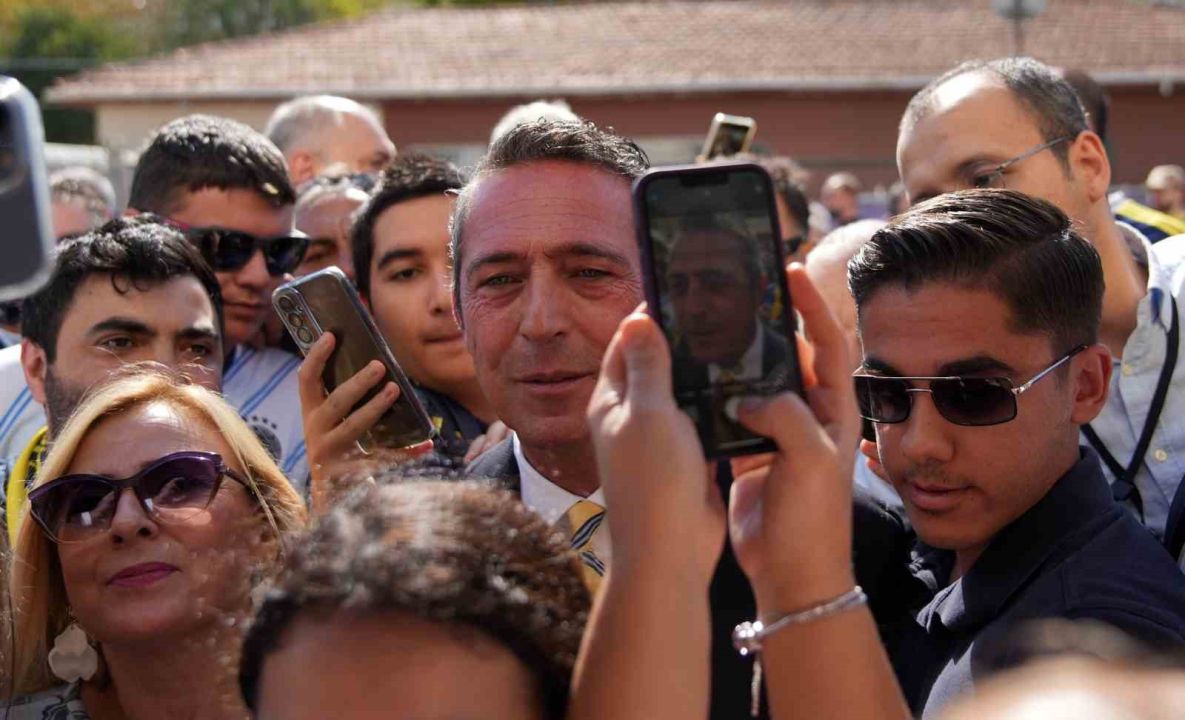 Ali Koç’a kongre üyelerinden yoğun ilgi