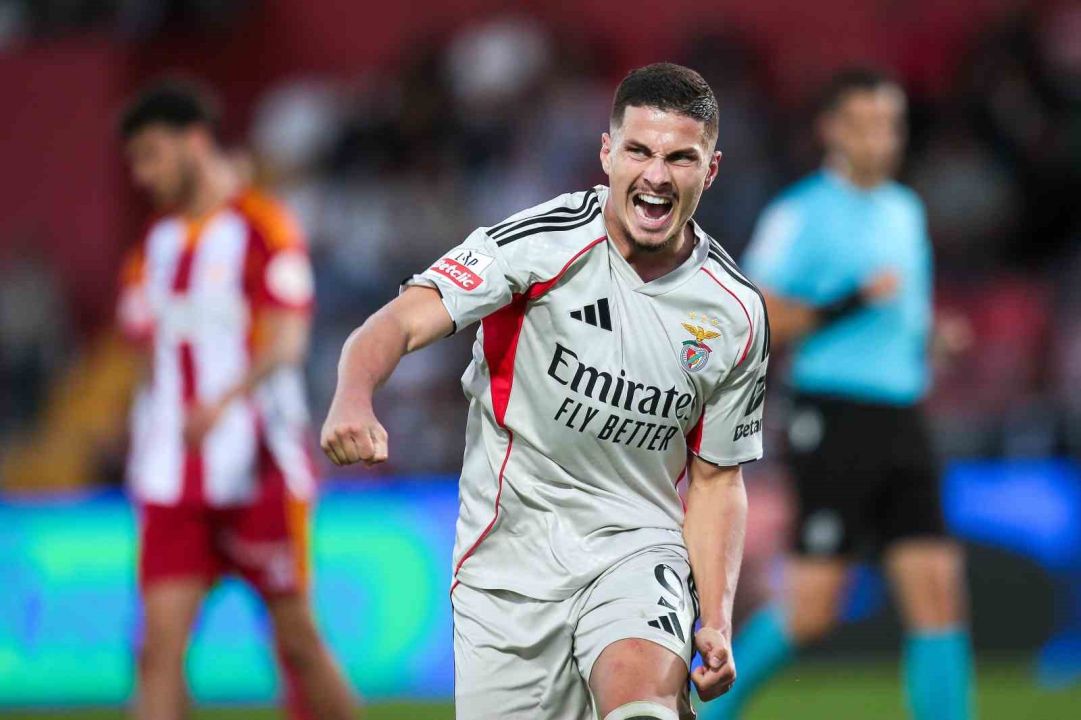 Mourinho, Benfica ile ilk maçına çıktı